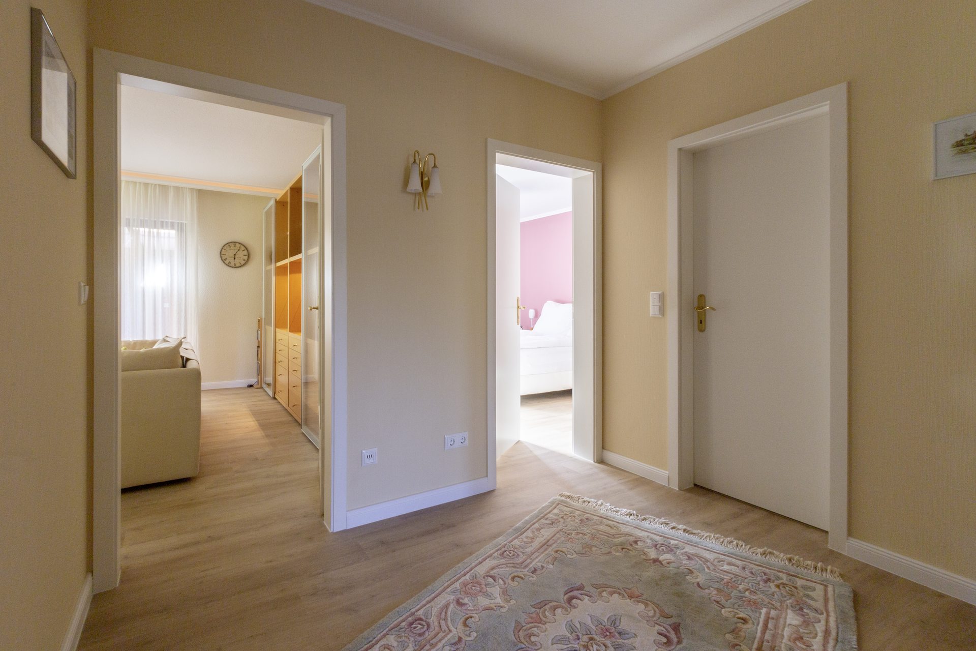 Flur mit Blick in die Zimmer